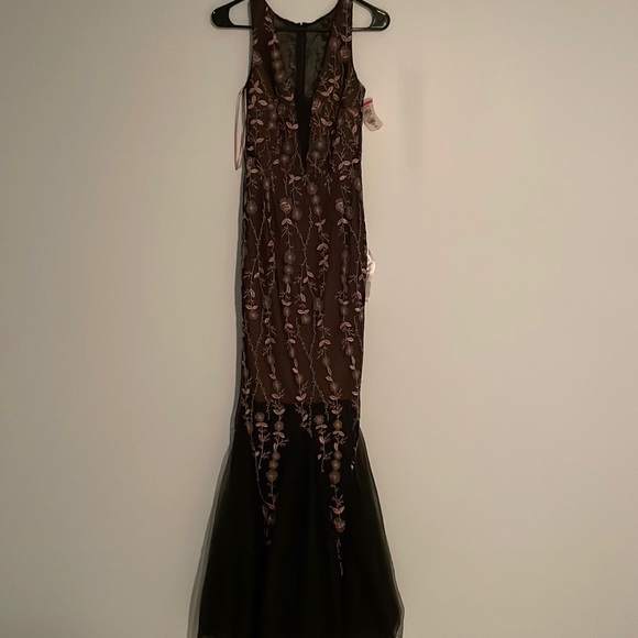 Evening dress - Picture 7 of 8